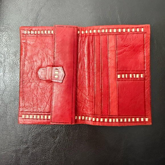 Vintage Slim Hand Tooled and Embossed Tooled Soft Leather Bifold Wallet - Picture 5 of 6